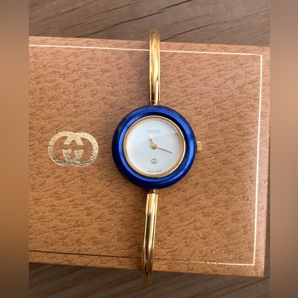Ladies Gucci watch with interchangeable bezels🌸🌼 - Picture 8 of 14